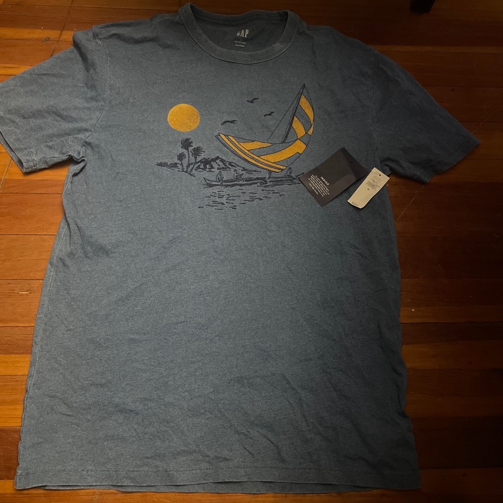 Gap t shirt